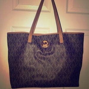 I decided to down grade to a smaller bag.